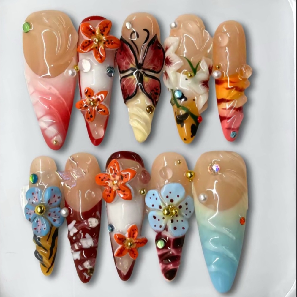 Handmade Press-On Floral Nail Art Set